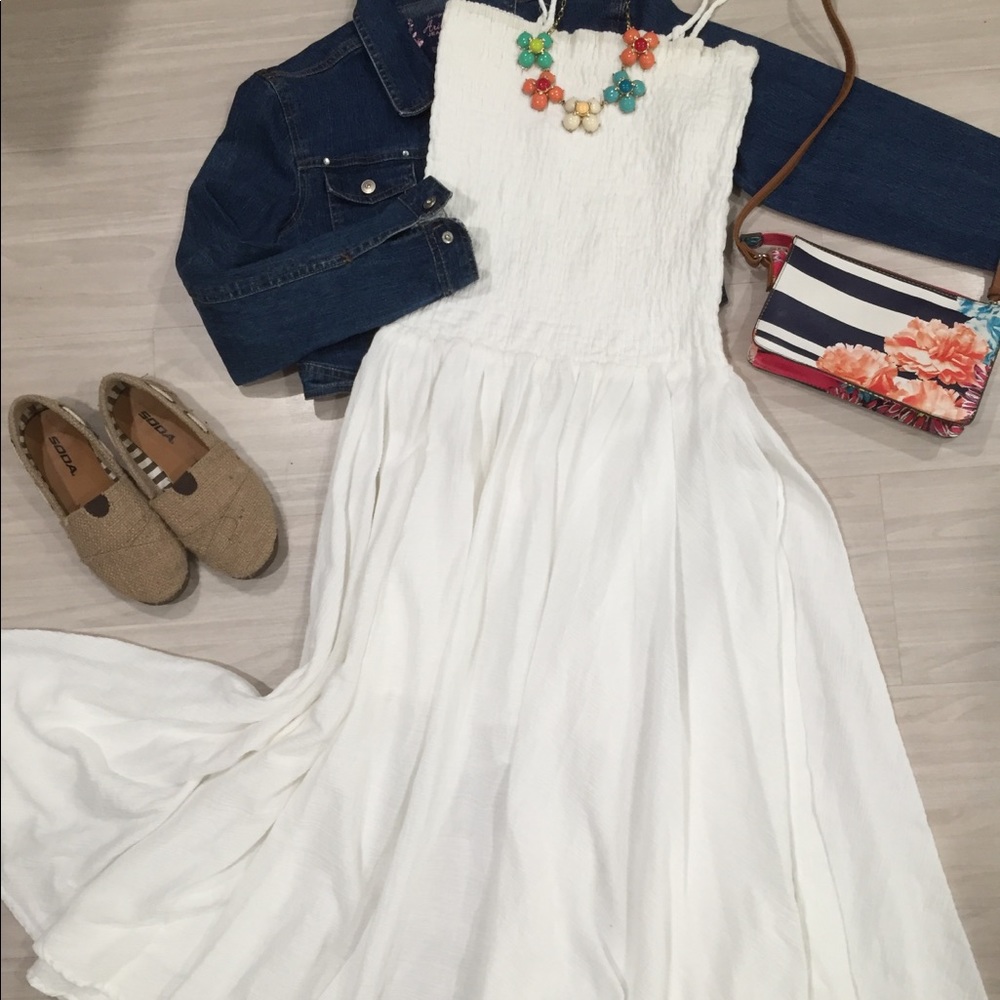 Boho white gauze dress with full skirt - Picture 1 of 10